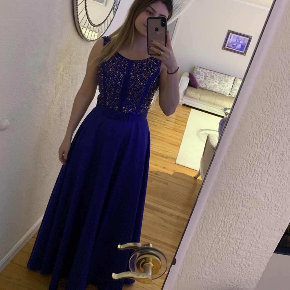 Dress - Picture 2 of 2
